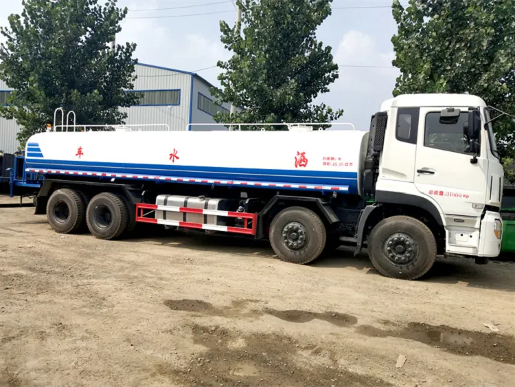 sprinkleru kravas automašīna