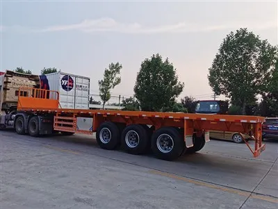 Taisna staru plakana puspiekabe