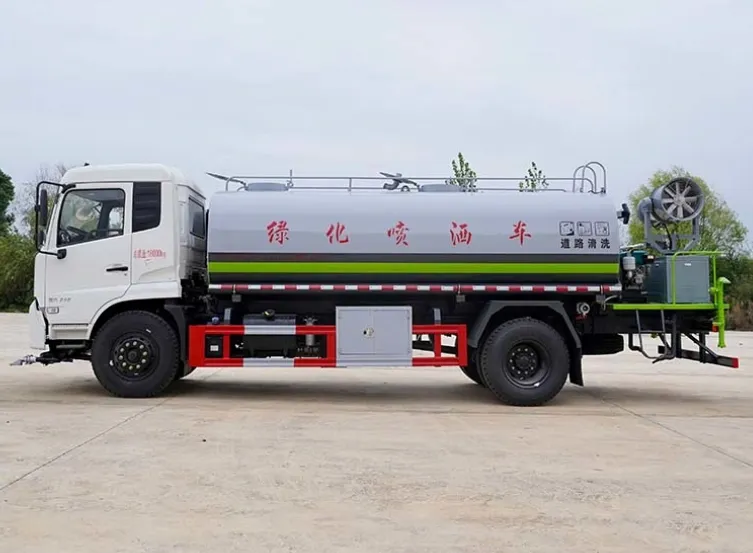 Smidzinātāju kravas automašīna